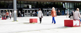 Symbolfoto: Vorplatz einer Hochschule.