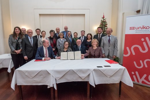 The presidents of 10 European Rectors´ Conferences sign Vienna Declaration (Photo: Österreichische Universitätenkonferenz/APA-Fotoservice/Godany)