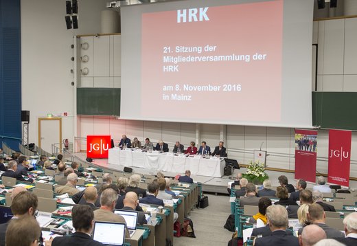 HRK-Mitgliederversammlung am 8.11.2016 in Mainz (Foto: HRK/Peter Pulkowski)