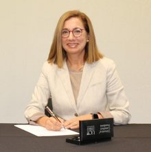 UNZ Chair, Professor Cheryl De la Rey