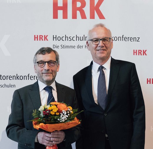 Prof. Dr. Walter Rosenthal (links), seit 9.5.2023 neuer HRK-Präsident, Prof. Dr. Bernd Scholz-Reiter (rechts), bis 9.5.2023 geschäftsführender HRK-Präsident (Foto: Tobias Serf - Hochschule Trier)