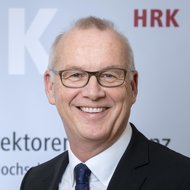 Portrait Photo of Prof. Dr. Bernd Scholz-Reiter (Photo: HRK/David Ausserhofer)